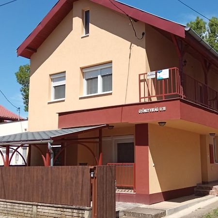 Gyoengyvirag Apartmanhaz Hajduszoboszlo Exterior photo