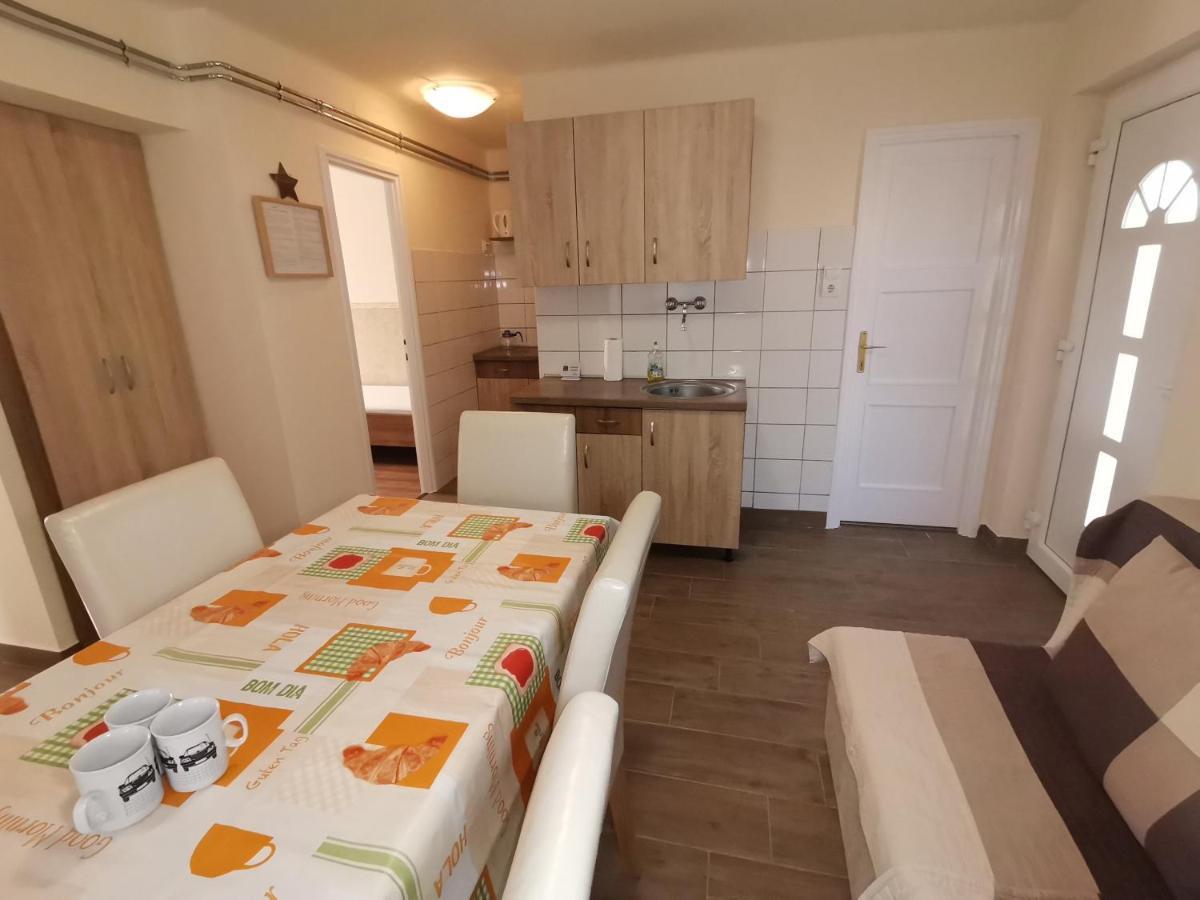 Gyoengyvirag Apartmanhaz Hajduszoboszlo Exterior photo
