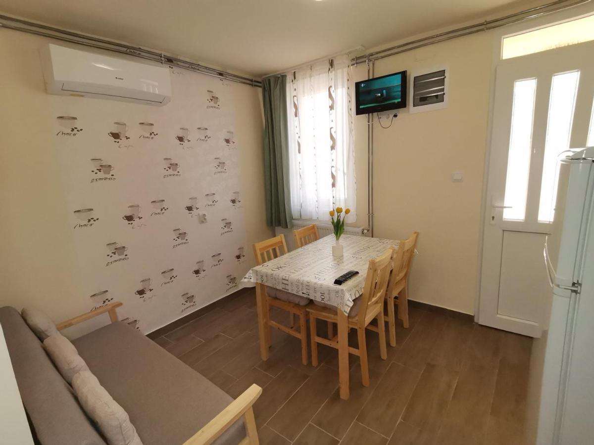 Gyoengyvirag Apartmanhaz Hajduszoboszlo Exterior photo