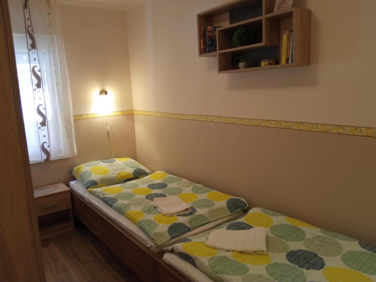 Gyoengyvirag Apartmanhaz Hajduszoboszlo Exterior photo