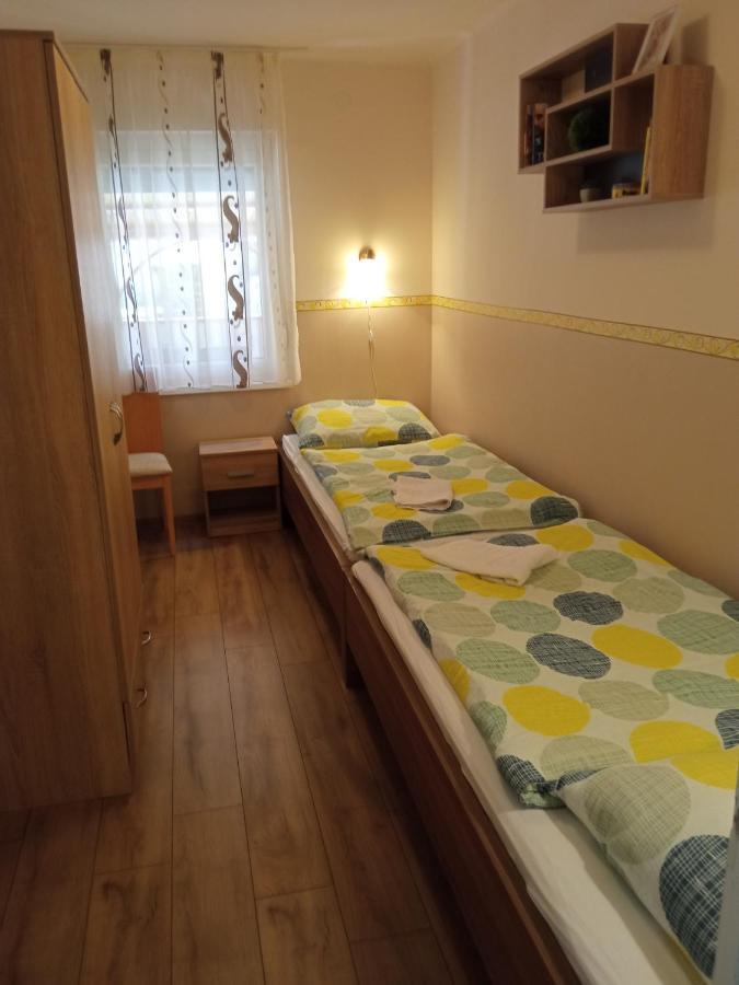 Gyoengyvirag Apartmanhaz Hajduszoboszlo Exterior photo