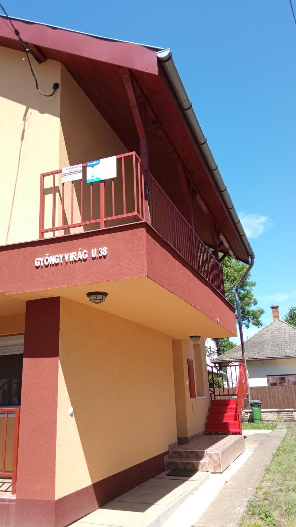 Gyoengyvirag Apartmanhaz Hajduszoboszlo Exterior photo